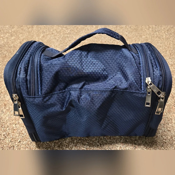 Navy blue travel toiletry bag - Picture 2 of 9